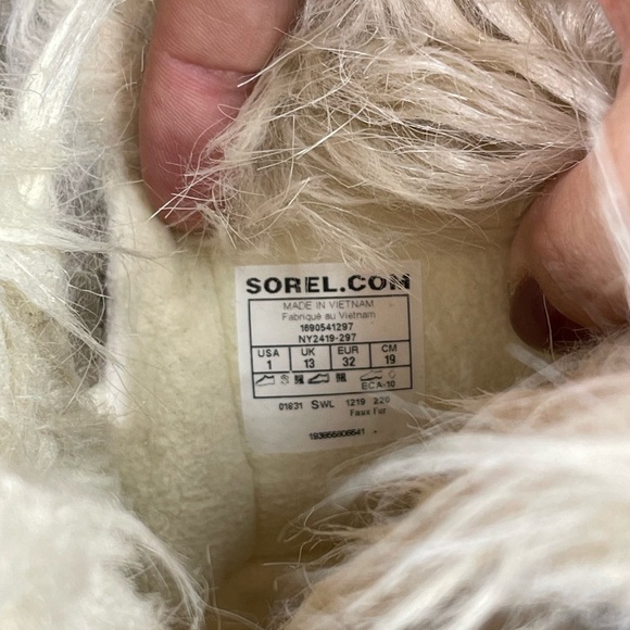 🎉Sorel Tofino II kids Tall Faux Fur Boots Winter Outdoors Tan Red Laces size 1 - Picture 9 of 16